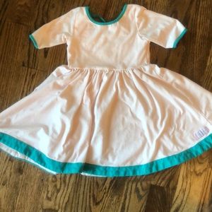 Girl sweet honey size 5 dressed